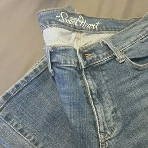 Old Navy Sweetheart jeans, size 8.